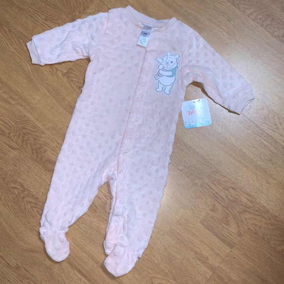 NWT Disney Baby - Winne the Pooh Sleep N Play Bodysuit/ Onesie (Pink) - Picture 1 of 9